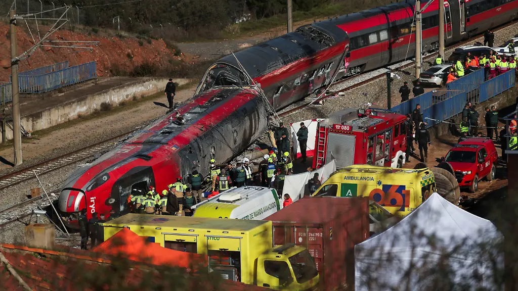 epi_1008174717_REUTERSFOTO_2026-01-19T110318Z 1204735998 RC2A4JAS1R6E RTRMADP 3 SPAIN-ACCIDENT-TRAIN.JPG_Two high-speed train